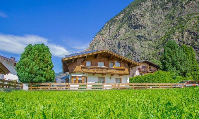 Umhausen Apartment | Lovely apartment for 4 guests with WIFI, TV, balcony and parking