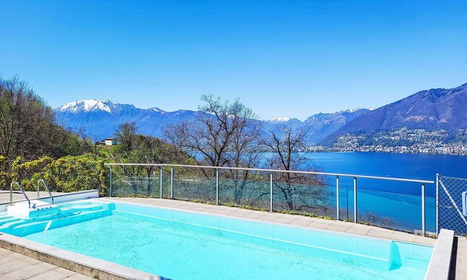 Magadino Apartment | Lovely apartment for 4 guests with pool, WIFI, TV, terrace, pets allowed, panoramic view and par.
