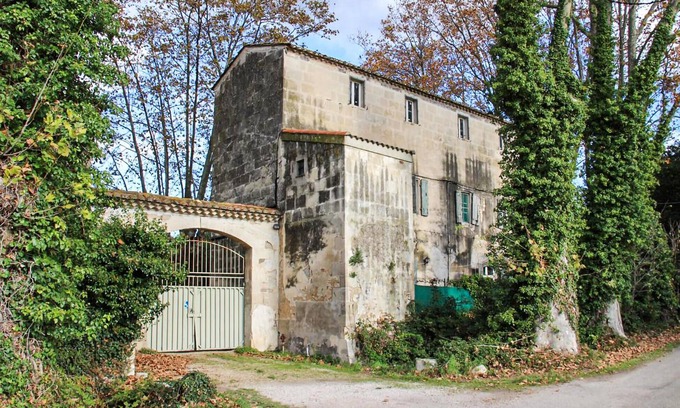 Costieres Apartment | Lovely apartment in Nîmes with WiFi