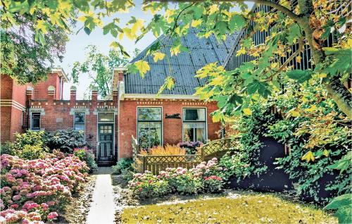 Saaxumhuizen Apartment | Lovely Apartment In Saaxumhuizen