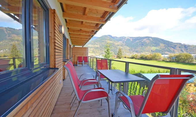Kaprun Apartment | Lovely apartment with wraparound balcony in perfect location