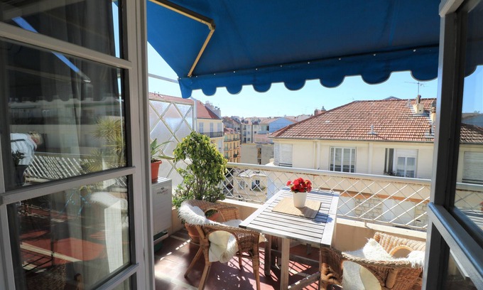 Thiers Apartment | Lovely balcony in Musiciens, central Nice.