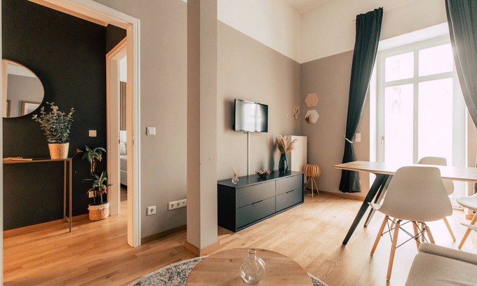 Zentrum-Ost Apartment | *Lovely Boho* 2-room apartment with mini-kitchen and balcony - Luga Homes -