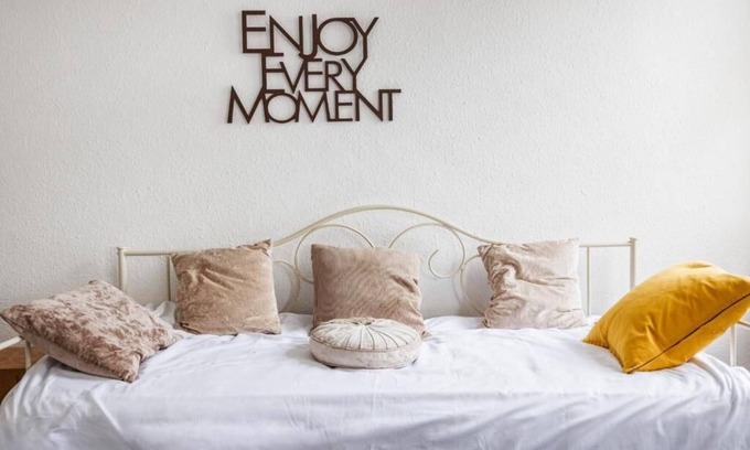 Southend-on-Sea Apartment | Lovely & Bright 2BR City Centre Nr High St by Everhome Ltd