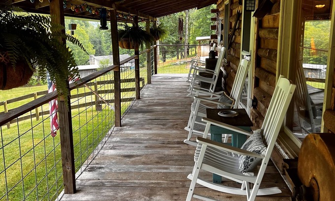 Weaverville Cabin | Lovely cabin on 136acre, 13 Miles from North Asheville. 6 miles from BR Parkway