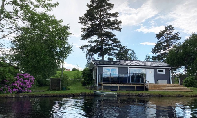 Bankeryd House | Lovely cottage in Bankeryd with a panoramic view of the lake | SE07027