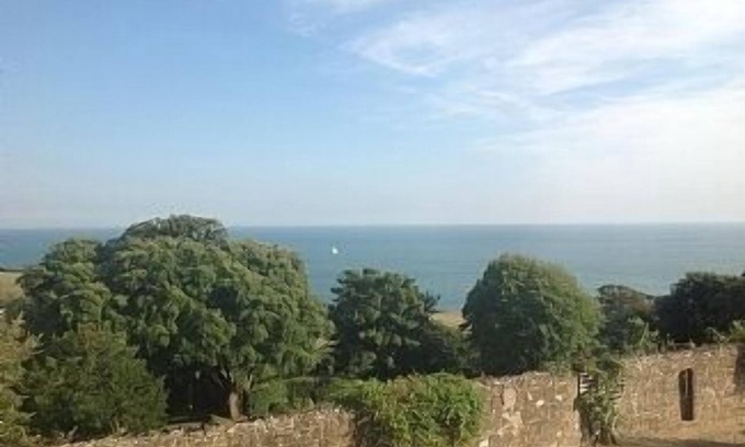 Ventnor Cottage | Lovely Cottage With Excellent Sea Views, Minutes From Beaches & Coastal Path