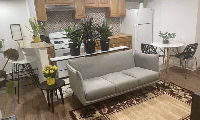 Sewell Apartment | Lovely Cozy 2 Bedroom Apartment