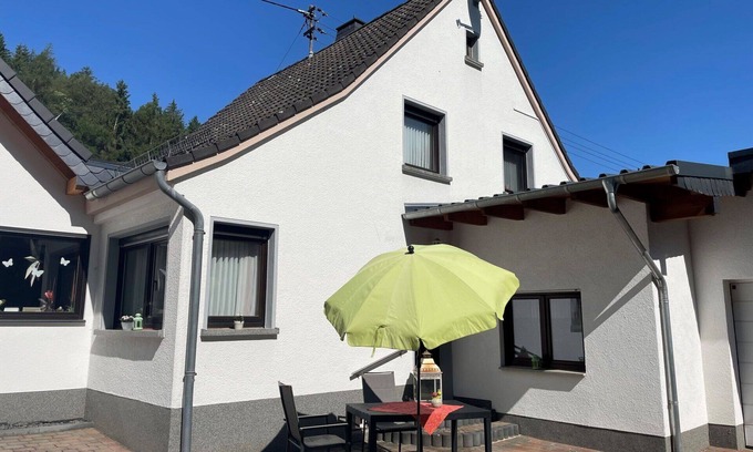 Adenau Apartment | Lovely apartment for 2 people with WIFI, TV and parking