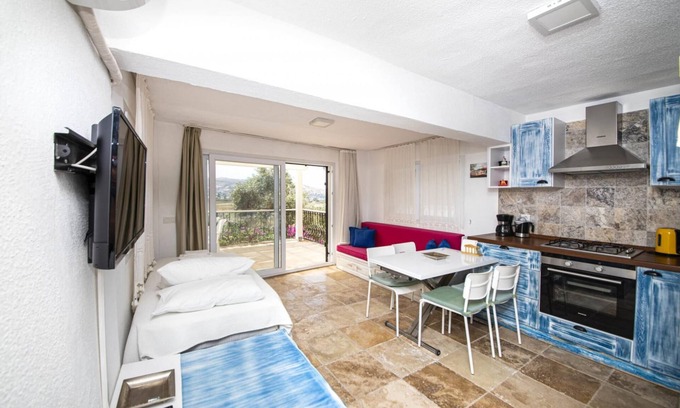 Golturkbuku Apartment | Lovely Flat with Pool and Nature View in Bodrum
