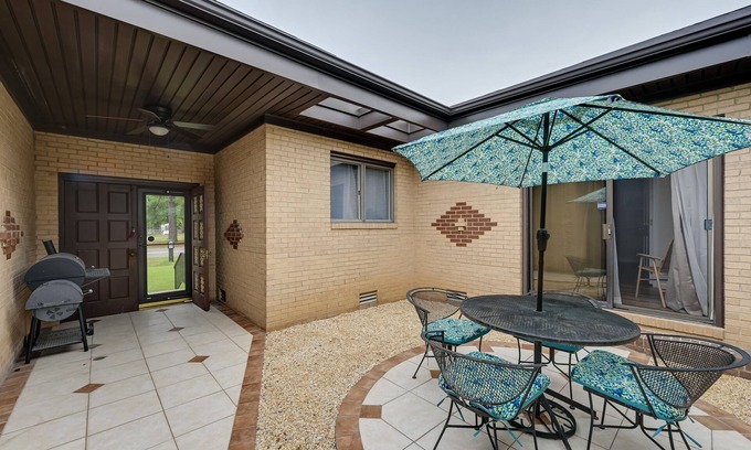 Goldsboro House | Lovely Goldsboro Home w/Yard & Grill!
