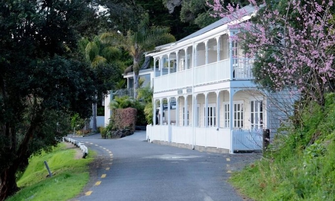Opua Apartment | Lovely heritage accommodation