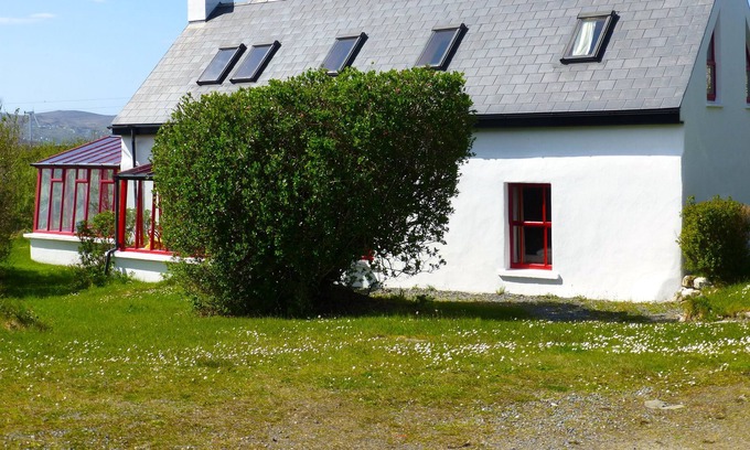Burtonport House | Lovely holiday home at the Atlantic