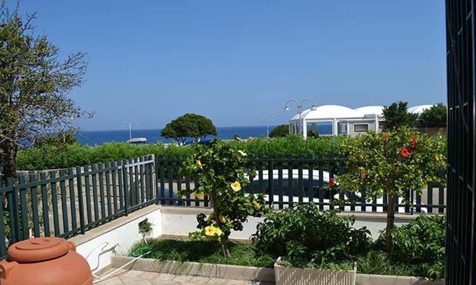 Torre dell'Orso House | Lovely Holiday Apartment Quadrilocale Con Vista Mare Pt51 With Terrace Sea