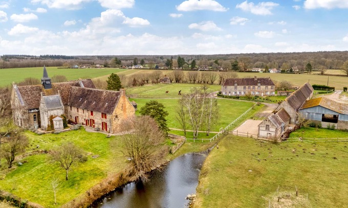 Les Baux-de-Breteuil House | Lovely home in Les Baux de Breteuil