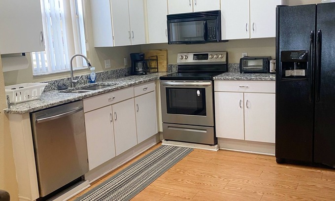 East County Civic Group House | Lovely home convenience location