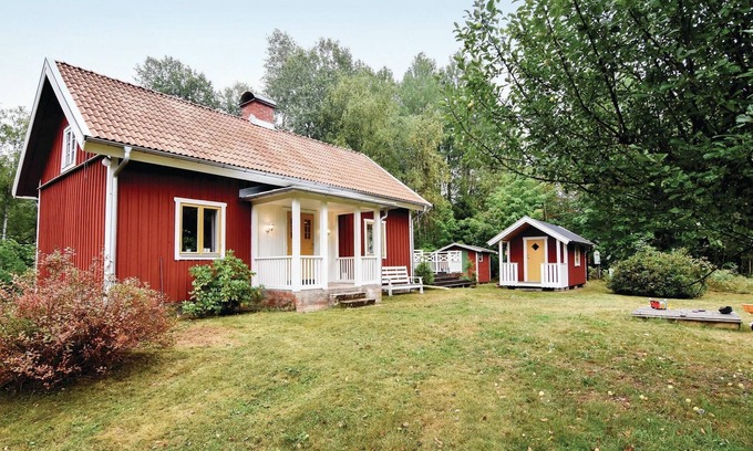 Algaras House | Lovely home in älgarås with kitchen