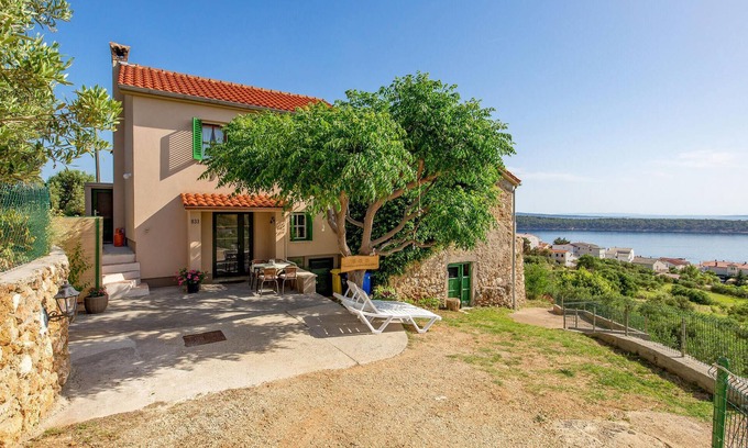 Banjol House | Lovely home in Banjol