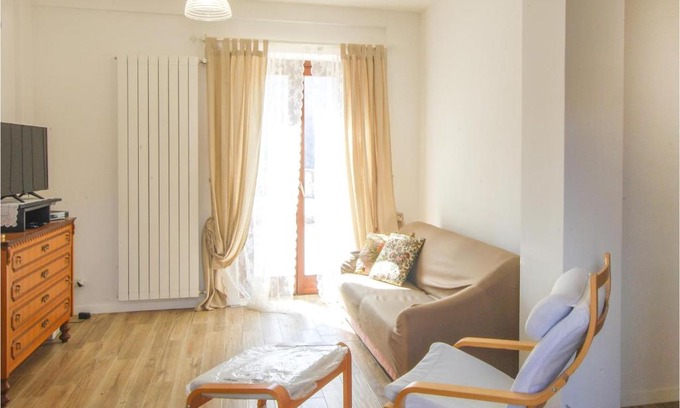 Serravalle di Chienti House | Lovely Home In Dignano With Kitchen