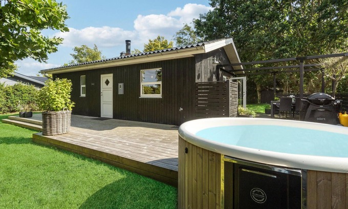 Hadsund House | Lovely home in Hadsund with WiFi