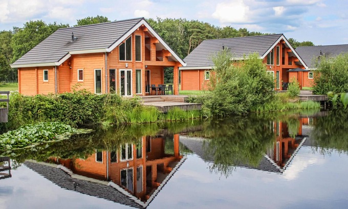 Heel House | Lovely home in HEEL with WiFi