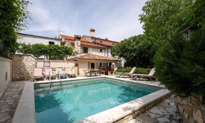 Vozilici House | Lovely home in Krsan with WiFi