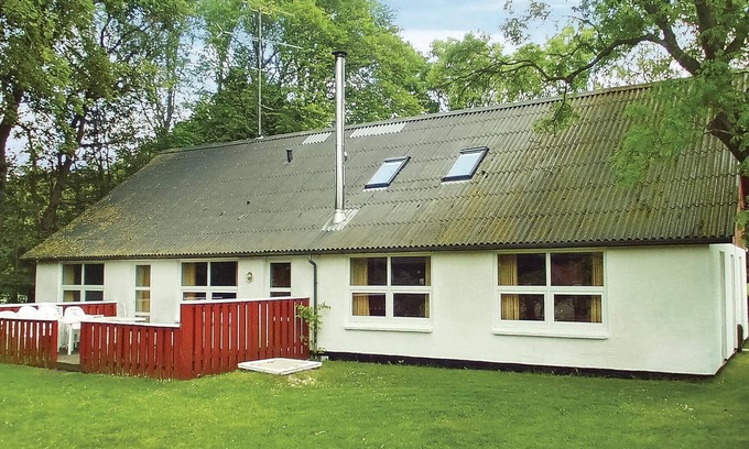 Sindal House | Lovely home in Sindal with sauna