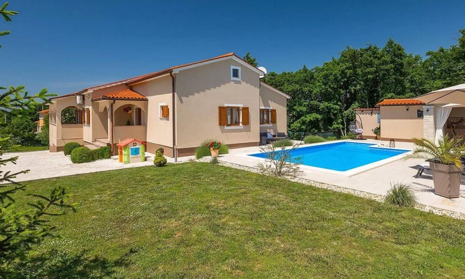 Cabrunici House | Lovely home in Svetvincenat