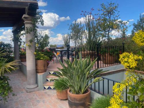 Ojo de Agua Villa | Lovely home with terrace views - Casa Cielo Grande