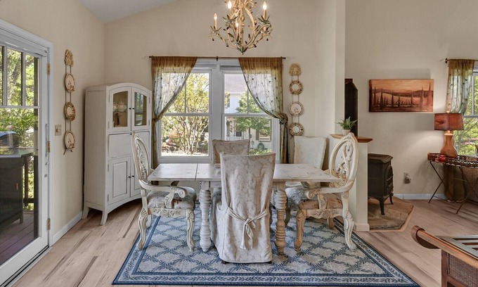 Angels Camp House | Lovely Home- near fine dining and pool area (Bret Harte Cottage)