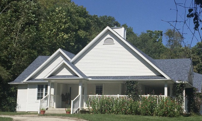Jackson County House | Lovely home, peaceful country setting. Short drive to all KC area offers