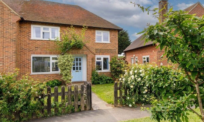 West Wittering House | Lovely home short walk to West Wittering beach