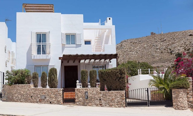 Agua Amarga House | Lovely House Near The Sea