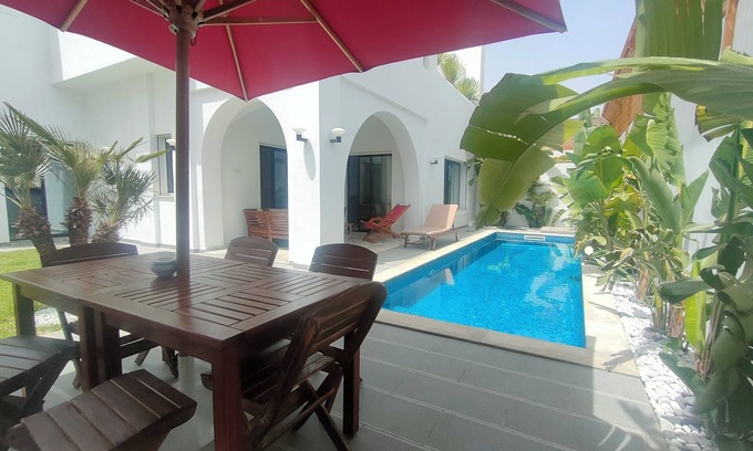 Yasmine Villa | Lovely house with nice pool/very close to the sea