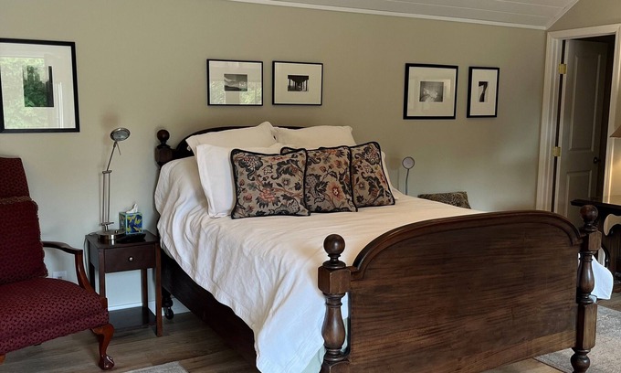 Land Park Cottage | Lovely Land Park Cottage