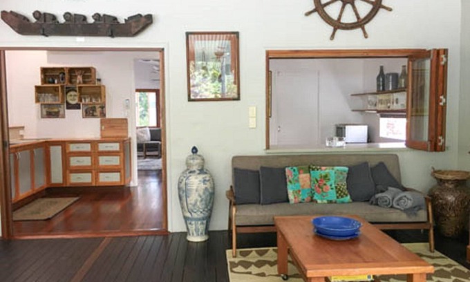 Edge Hill House | Lovely large 2 bedroom home with swimming pool