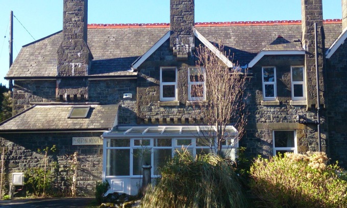 Barmouth House | Lovely Large home 10 Minute Walk to Barmouth Beach