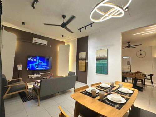 Ulu Tiram House | Lovely Modern Home 4 Bedroom Mount Austin JB