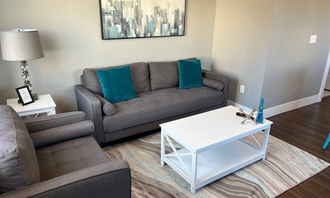 Riverfront Apartment | Lovely Modern Space - Teal