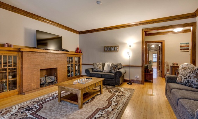 Rogers Park Apartment | Lovely Near Loyola - Enjoy the Wonderful Outdoor Space and Sun Room - Room for the Whole Crew by AllSet Turnover