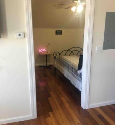 Niskayuna Apartment | Lovely one bedroom with free parking