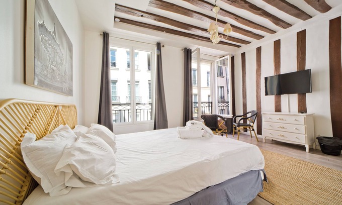 Bonne-Nouvelle Apartment | Lovely parisian apartment