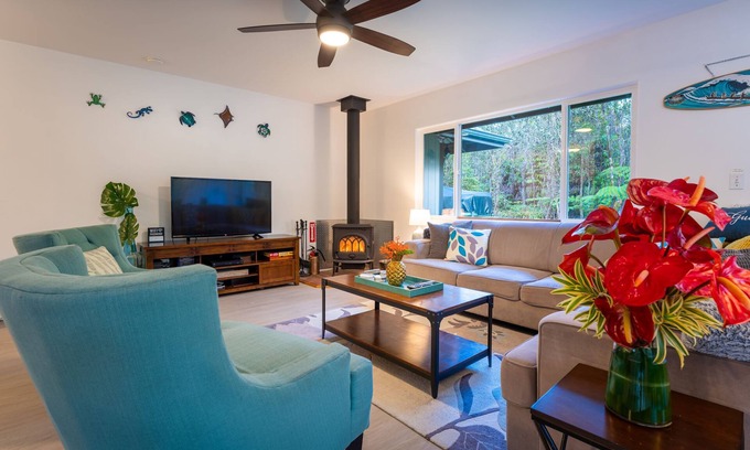 Volcano House | Lovely Private Home 5 minutes to Hawaii Volcanoes National Park