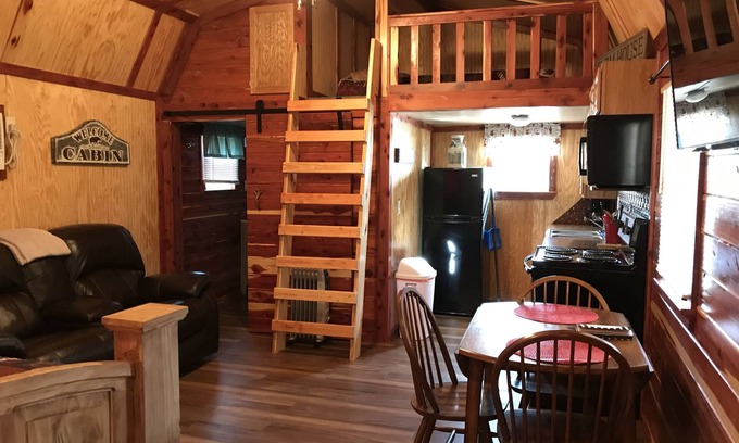 Hughes County Cabin | Lovely secluded cabin #1
