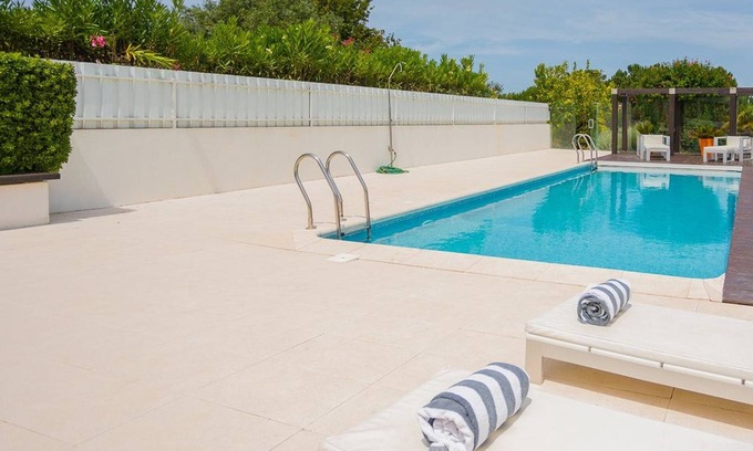 Meco Villa | Lovely Sesimbra Villa | 3 Bedrooms | Villa Bonita | Private Pool | Close to.