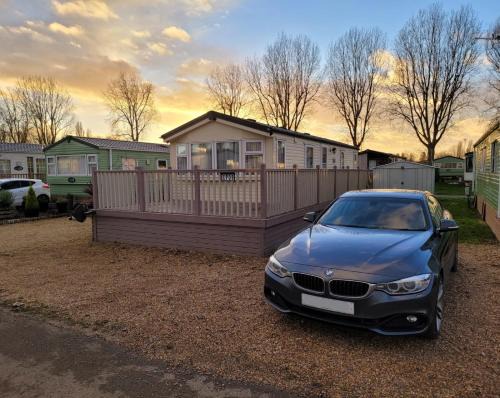 Great Houghton House | Lovely Static Caravan at Billing Aquadrome