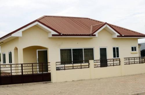 Kweiman House | Lovely two-bedroom house near Aburi Accra