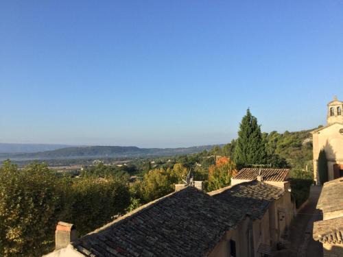 Joucas Apartment | Lovely views in secret Provence