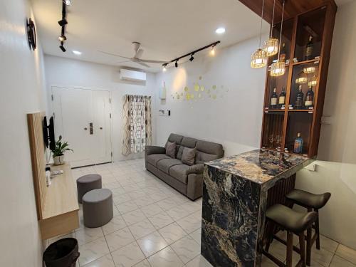 Kampung Kayu Ara House | Loveu homestay 126 S2