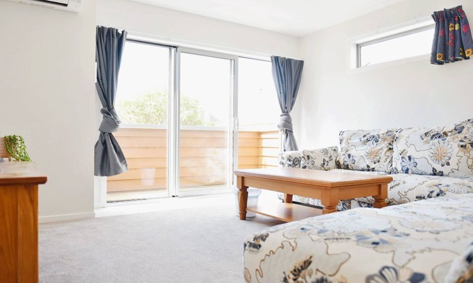 Johnsonville House | Loving Family size brand new townhouse—only 5mins to centre Johnsonville.